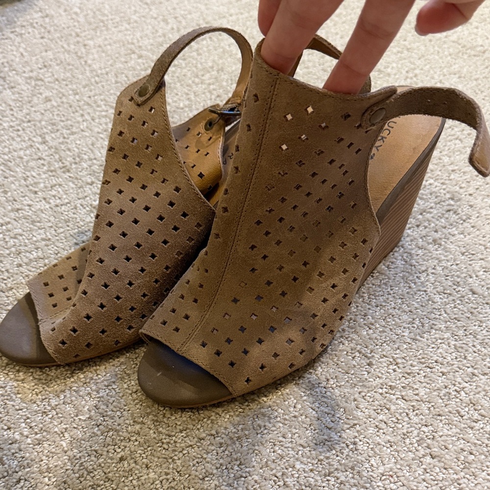 Lucky Brand Tan Peep-Toe Wedges